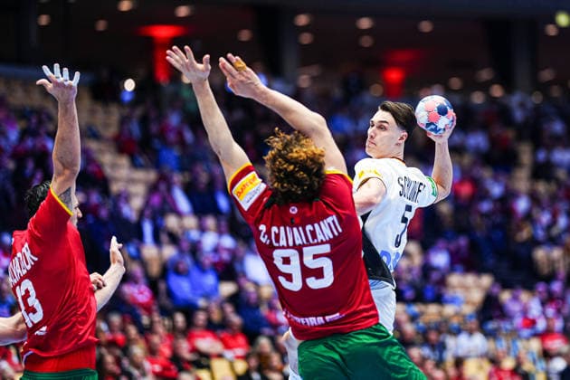 Wurf Tor Miro Schluroff (Deutschland, 05) DEN, Deutschland vs. Portugal, Handball, EHF Europameisterschaft 2026, Hauptrunde, Spieltag 1, 22.01.2026 DEN, Deutschland vs. Portugal, Handball, EHF Europameisterschaft 2026, Hauptrunde, Spieltag 1, 22.01.2026 Herning Copyright: xEibner-Pressefoto MarcelxvonxFehrnx EP_MFN