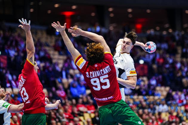 Wurf Tor Miro Schluroff (Deutschland, 05) DEN, Deutschland vs. Portugal, Handball, EHF Europameisterschaft 2026, Hauptrunde, Spieltag 1, 22.01.2026 DEN, Deutschland vs. Portugal, Handball, EHF Europameisterschaft 2026, Hauptrunde, Spieltag 1, 22.01.2026 Herning Copyright: xEibner-Pressefoto MarcelxvonxFehrnx EP_MFN