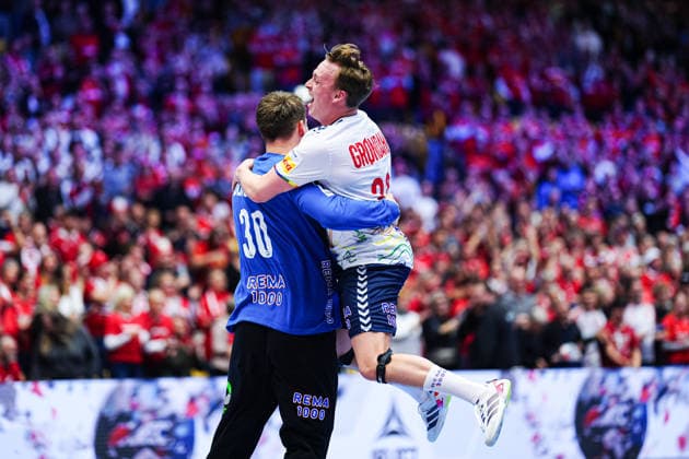 Norwegen jubelt Jubel nach Sieg Spielende DEN, Spanien vs, Norwegen, Handball, EHF Europameisterschaft 2026, Hauptrunde, Spieltag 1, 22.01.2026 DEN, Spanien vs, Norwegen, Handball, EHF Europameisterschaft 2026, Hauptrunde, Spieltag 1, 22.01.2026 Herning Copyright: xEibner-Pressefoto MarcelxvonxFehrnx EP_MFN