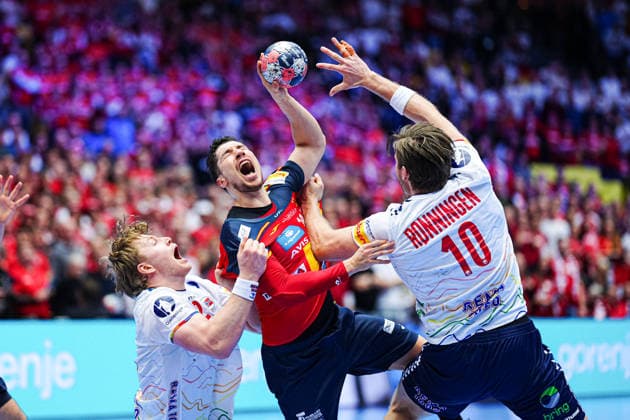 Martin Hovde (Norwegen, 25), Alex Dujshebaev (Spanien, 10), Vetle Roenningen (Norwegen, 10) DEN, Spanien vs, Norwegen, Handball, EHF Europameisterschaft 2026, Hauptrunde, Spieltag 1, 22.01.2026 DEN, Spanien vs, Norwegen, Handball, EHF Europameisterschaft 2026, Hauptrunde, Spieltag 1, 22.01.2026 Herning Copyright: xEibner-Pressefoto MarcelxvonxFehrnx EP_MFN