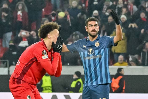 Derry Scherhant (SC Freiburg, 07) mit Emotion bei Raz Shlomo (Maccabi Tel Aviv FC, 13) GER, SC Freiburg - Maccabi Tel Aviv, Fussball, Europa League, 7. Spieltag, Saison 2025 2026, 22.01.2026 GER, SC Freiburg - Maccabi Tel Aviv, Fussball, Europa League, 7. Spieltag, Saison 2025 2026, 22.01.2026 Freiburg Copyright: xEibner-Pressefoto ThomasxHessx EP_THS