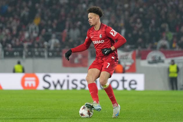Derry Scherhant (SC Freiburg, 07) am Ball , Deutschland, Fussball, UEFA Europa League, 7.Spieltag, Ligaphase, 2025 2026, SC Freiburg vs. Maccabi Tel Aviv, 22.01.2026, Europa-Park Stadion, Freiburg, Deutschland Freiburg Europa-Park Stadion Baden-Württemberg Deutschland Copyright: xArnexAmbergx