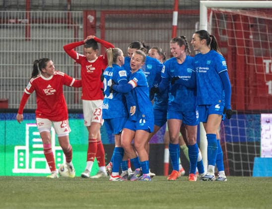 Fußball, Frauen, Saison 2025 2026, Google Pixel Frauen-Bundesliga (15. Spieltag), 1. FC Union Berlin - Bayer 04 Leverkusen, v. l. Vanessa Fudalla (Leverkusen), Kristin Kögel (Leverkusen), Claudia Wenger (Leverkusen), Selina Ostermeier (Leverkusen), Jubel nach Tor zum 1:1, 23.01. 2026, Copyright: xMatthiasxKochx