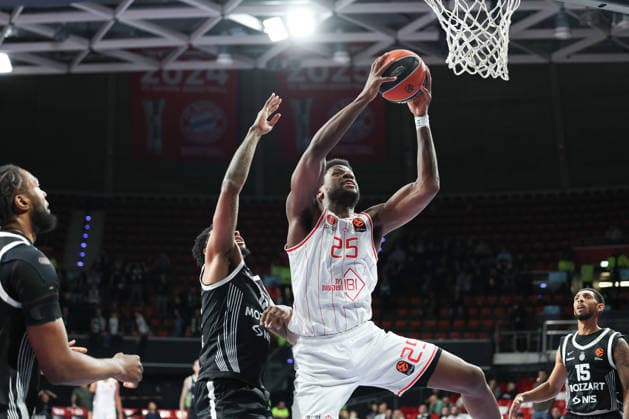 Dan Oturu (Hapoel IBI Tel Aviv, 25) mit Sterling Brown (Partizan Mozzart Bet Belgrad, 12), GER, Partizan Mozzart Bet Belgrad vs. Hapoel IBI Tel Aviv, Basketball, Euroleague, 24. Spieltag, Saison 2025 2026, 23.01.2026, 13.11.2025, GER, Partizan Mozzart Bet Belgrad vs. Hapoel IBI Tel Aviv, Basketball, Euroleague, 24. Spieltag, Saison 2025 2026, 23.01.2026 Muenchen Copyright: xEibner-Pressefoto JennixMaulx EP_JML