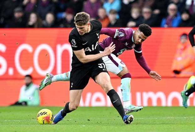 Micky van de Ven of Tottenham Hotspur and Marcus Edwards of Burnley Burnley v Tottenham Hotspur, Premier League, Football, Turf Moor, Burnley, UK - 24 Jan 2026Burnley Turf Moor United Kingdom EDITORIAL USE ONLY No use with unauthorised audio, video, data, fixture lists, club league logos or live services. Online in-match use limited to 120 images, no video emulation. No use in betting, games or single club league player publications. Copyright: xAnnaxGowthorpe Shutterstockx 16425941z