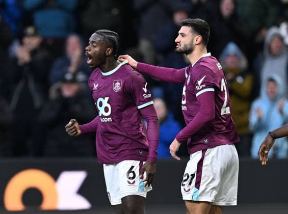 Axel Tuanzebe of Burnley celebrates after scoring the team s first goal Burnley v Tottenham Hotspur, Premier League, Football, Turf Moor, Burnley, UK - 24 Jan 2026Burnley Turf Moor United Kingdom EDITORIAL USE ONLY No use with unauthorised audio, video, data, fixture lists, club league logos or live services. Online in-match use limited to 120 images, no video emulation. No use in betting, games or single club league player publications. Copyright: xAnnaxGowthorpe Shutterstockx 16425941ag