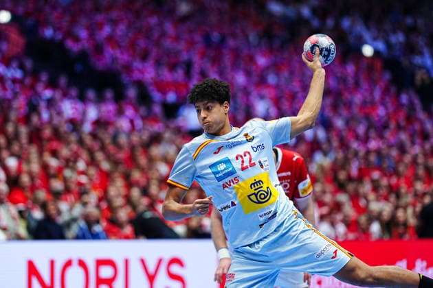 7 Meter Wurf Tor Marcos Fis (Spanien, 22) DEN, Spanien vs. Daenemark, Handball, EHF Europameisterschaft 2026, Hauptrunde, Spieltag 2, 24.01.2026 DEN, Spanien vs. Daenemark, Handball, EHF Europameisterschaft 2026, Hauptrunde, Spieltag 2, 24.01.2026 Herning Copyright: xEibner-Pressefoto MarcelxvonxFehrnx EP_MFN
