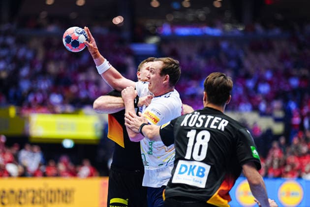 Johannes Golla (Deutschland, 04), Sander Sagosen (Norwegen, 05), Julian Koester (Deutschland, 18) DEN, Deutschland vs. Norwegen, Handball, EHF Europameisterschaft 2026, Hauptrunde, Spieltag 2, 24.01.2026 DEN, Deutschland vs. Norwegen, Handball, EHF Europameisterschaft 2026, Hauptrunde, Spieltag 2, 24.01.2026 Herning Copyright: xEibner-Pressefoto MarcelxvonxFehrnx EP_MFN