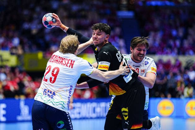 Magnus Fredriksen (Norwegen, 29), Marko Grgic (Deutschland, 71), Vetle Roenningen (Norwegen, 10) DEN, Deutschland vs. Norwegen, Handball, EHF Europameisterschaft 2026, Hauptrunde, Spieltag 2, 24.01.2026 DEN, Deutschland vs. Norwegen, Handball, EHF Europameisterschaft 2026, Hauptrunde, Spieltag 2, 24.01.2026 Herning Copyright: xEibner-Pressefoto MarcelxvonxFehrnx EP_MFN