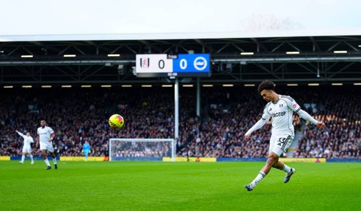 Antonee Robinson of Fulham Fulham v Brighton and Hove Albion, Premier League, Football, Craven Cottage, London, UK - 24 Jan 2026London Craven Cottage United Kingdom EDITORIAL USE ONLY No use with unauthorised audio, video, data, fixture lists, club league logos or live services. Online in-match use limited to 120 images, no video emulation. No use in betting, games or single club league player publications. Copyright: xJavierxGarcia Shutterstockx 16425974eu
