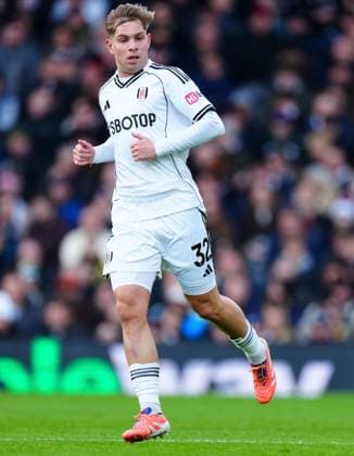 Emile Smith Rowe of Fulham Fulham v Brighton and Hove Albion, Premier League, Football, Craven Cottage, London, UK - 24 Jan 2026London Craven Cottage United Kingdom EDITORIAL USE ONLY No use with unauthorised audio, video, data, fixture lists, club league logos or live services. Online in-match use limited to 120 images, no video emulation. No use in betting, games or single club league player publications. Copyright: xJavierxGarcia Shutterstockx 16425974hc