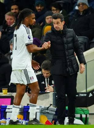 Fulham Manager Marco Silva substitutes Alex Iwobi late on on his return from AFCON Fulham v Brighton and Hove Albion, Premier League, Football, Craven Cottage, London, UK - 24 Jan 2026London Craven Cottage United Kingdom EDITORIAL USE ONLY No use with unauthorised audio, video, data, fixture lists, club league logos or live services. Online in-match use limited to 120 images, no video emulation. No use in betting, games or single club league player publications. Copyright: xJavierxGarcia Shutterstockx 16425974ik