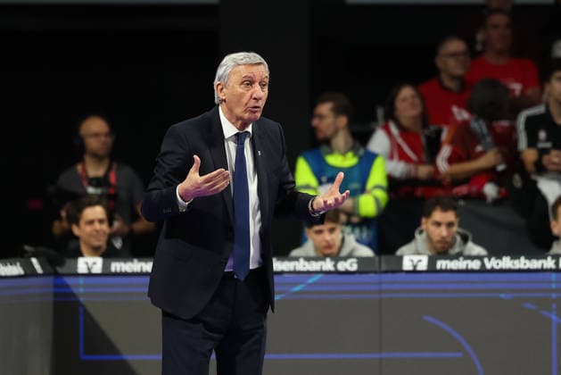 Svetislav Pesic (FC Bayern Basketball, Chef-Trainer) gestikuliert, GER, FC Bayern Basketball vs. Fitness First Wuerzburg Baskets, Basketball, easycredit Basketball Bundesliga, 17. Spieltag, Saison 2025 2026, 25.01.2026, GER, FC Bayern Basketball vs. Fitness First Wuerzburg Baskets, Basketball, easycredit Basketball Bundesliga, 17. Spieltag, Saison 2025 2026, 25.01.2026 Muenchen Copyright: xEibner-Pressefoto JennixMaulx EP_JML