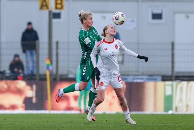 v.li.: Lena Petermann (SV Werder Bremen, 20) und Oliwia Wos (1. FC Nürnberg, 15) im Kopfballduell, Kopfball, Zweikampf, Action, Aktion, Spielszene, DIE DFB-RICHTLINIEN UNTERSAGEN JEGLICHE NUTZUNG VON FOTOS ALS SEQUENZBILDER UND ODER VIDEOÄHNLICHE FOTOSTRECKEN. DFB REGULATIONS PROHIBIT ANY USE OF PHOTOGRAPHS AS IMAGE SEQUENCES AND OR QUASI-VIDEO., 25.01.2026, (), Fussball, Google Pixel Frauen-Bundesliga, SV Werder Bremen - 1. FC Nürnberg