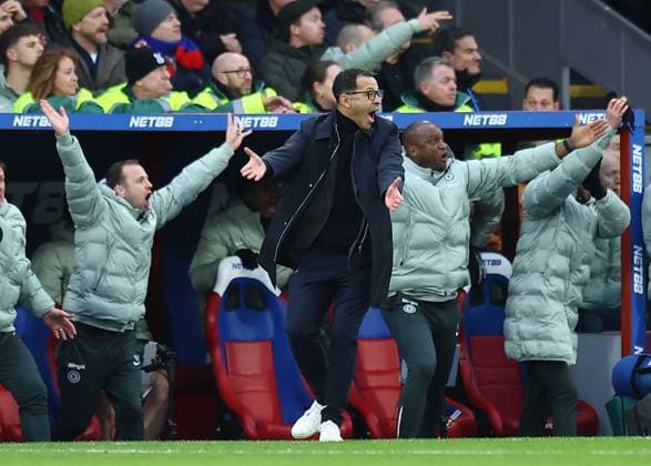 Liam Rosenior head coach of Chelsea reacts after referee initially refused to give a penalty Crystal Palace v Chelsea, Premier League, Football, Selhurst Park, London, UK - 25 Jan 2026London Selhurst Park United Kingdom EDITORIAL USE ONLY No use with unauthorised audio, video, data, fixture lists, club league logos or live services. Online in-match use limited to 120 images, no video emulation. No use in betting, games or single club league player publications. Copyright: xMichaelxZemanek Shutterstockx 16426076bf