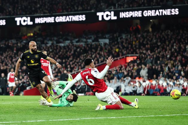 London, England, 25th January 2026. Bryan Mbeumo of Manchester United, ManU scores a goal to make it 1-1 during the Arsenal vs Manchester United Premier League match at the Emirates Stadium, London. Picture credit should read: David Klein Sportimage EDITORIAL USE ONLY. No use with unauthorised audio, video, data, fixture lists, club league logos or live services. Online in-match use limited to 120 images, no video emulation. No use in betting, games or single club league player publications. SPI_045_DK_ARSENAL_vs_MAN_UNITED SPI-4480-0043