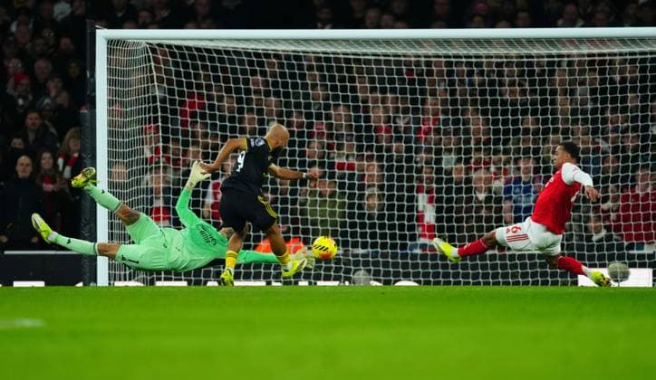 Bryan Mbeumo of Manchester United, ManU scores a goal to make it 1-1 Arsenal v Manchester United, Premier League, Football, Emirates Stadium, London, UK - 25 Jan 2026London Emirates Stadium United Kingdom EDITORIAL USE ONLY No use with unauthorised audio, video, data, fixture lists, club league logos or live services. Online in-match use limited to 120 images, no video emulation. No use in betting, games or single club league player publications. Copyright: xJavierxGarcia Shutterstockx 16426081w