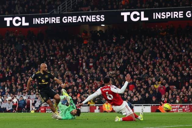 Bryan Mbeumo of Manchester United, ManU scores an equalising goal to make it 1-1 - Arsenal v Manchester United, Premier League, Emirates Stadium, London, UK - 25th January 2026 Editorial Use Only - DataCo restrictions apply Arsenal v Manchester United, Premier League, Football, Emirates Stadium, London, UK - 25 Jan 2026London Emirates Stadium United Kingdom EDITORIAL USE ONLY No use with unauthorised audio, video, data, fixture lists, club league logos or live services. Online in-match use limited to 120 images, no video emulation. No use in betting, games or single club league player publications. Copyright: xMDI Shutterstockx 16429400h