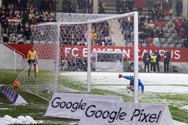 Elvira Herzog (Torfrau, RB Leipzig, 1) muss frueh das Tor zum 1:0 per Elfmeter Strafstoss hinnehmen GER, FC Bayern Muenchen Frauen vs. RB Leipzig, Fussball, Google Pixel Frauen-Bundesliga, 15. Spieltag, Saison 2025 2026, 25.01.2026. (DFL DFB REGULATIONS PROHIBIT ANY USE OF PHOTOGRAPHS as IMAGE SEQUENCES and or QUASI-VIDEO). GER, FC Bayern Muenchen Frauen vs. RB Leipzig, Fussball, Google Pixel Frauen-Bundesliga, 15. Spieltag, Saison 2025 2026, 25.01.2026. Muenchen Copyright: xEibner-Pressefoto HeikexFeinerx EP_HFR