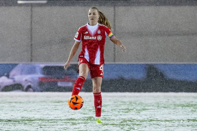 Glodis Perla Viggosdottir (FC Bayern Muenchen Frauen, 04) GER, FC Bayern Muenchen Frauen vs. RB Leipzig, Fussball, Google Pixel Frauen-Bundesliga, 15. Spieltag, Saison 2025 2026, 25.01.2026. (DFL DFB REGULATIONS PROHIBIT ANY USE OF PHOTOGRAPHS as IMAGE SEQUENCES and or QUASI-VIDEO). GER, FC Bayern Muenchen Frauen vs. RB Leipzig, Fussball, Google Pixel Frauen-Bundesliga, 15. Spieltag, Saison 2025 2026, 25.01.2026. Muenchen Copyright: xEibner-Pressefoto HeikexFeinerx EP_HFR
