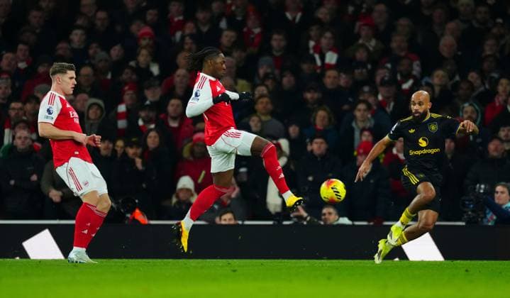 Eberechi Eze and Viktor Gyokeres of Arsenal face Bryan Mbeumo of Manchester United, ManU Arsenal v Manchester United, Premier League, Football, Emirates Stadium, London, UK - 25 Jan 2026London Emirates Stadium United Kingdom EDITORIAL USE ONLY No use with unauthorised audio, video, data, fixture lists, club league logos or live services. Online in-match use limited to 120 images, no video emulation. No use in betting, games or single club league player publications. Copyright: xJavierxGarcia Shutterstockx 16426081cz