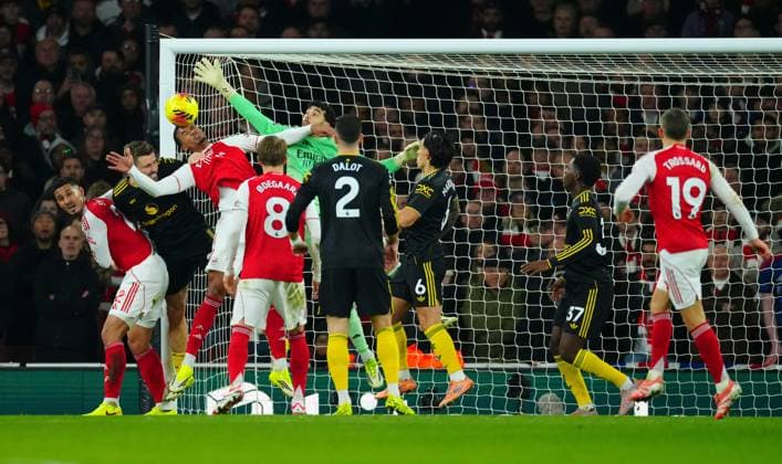 Gabriel Magalhaes of Arsenal heads clear under pressure from Luke Shaw of Manchester United, ManU Arsenal v Manchester United, Premier League, Football, Emirates Stadium, London, UK - 25 Jan 2026London Emirates Stadium United Kingdom EDITORIAL USE ONLY No use with unauthorised audio, video, data, fixture lists, club league logos or live services. Online in-match use limited to 120 images, no video emulation. No use in betting, games or single club league player publications. Copyright: xJavierxGarcia Shutterstockx 16426081dl