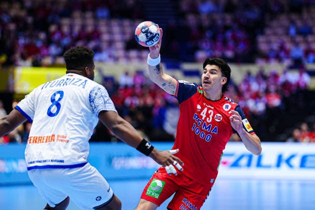 Victor Iturizza (Portugal, 08), Simen Lyse (Norwegen, 43) DEN, Portugal vs. Norwegen, Handball, EHF Europameisterschaft 2026, Hauptrunde, Spieltag 3, 26.01.2026 DEN, Portugal vs. Norwegen, Handball, EHF Europameisterschaft 2026, Hauptrunde, Spieltag 3, 26.01.2026 Herning Copyright: xEibner-Pressefoto MarcelxvonxFehrnx EP_MFN
