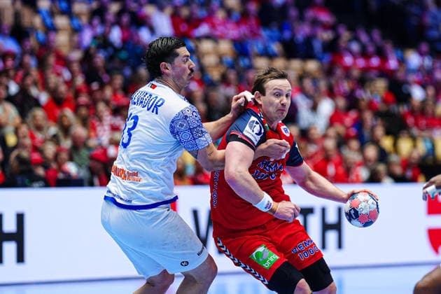 Salvador Salvador (Portugal, 13), Sander Sagosen (Norwegen, 05) DEN, Portugal vs. Norwegen, Handball, EHF Europameisterschaft 2026, Hauptrunde, Spieltag 3, 26.01.2026 DEN, Portugal vs. Norwegen, Handball, EHF Europameisterschaft 2026, Hauptrunde, Spieltag 3, 26.01.2026 Herning Copyright: xEibner-Pressefoto MarcelxvonxFehrnx EP_MFN