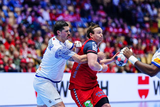 Salvador Salvador (Portugal, 13), Sander Sagosen (Norwegen, 05) DEN, Portugal vs. Norwegen, Handball, EHF Europameisterschaft 2026, Hauptrunde, Spieltag 3, 26.01.2026 DEN, Portugal vs. Norwegen, Handball, EHF Europameisterschaft 2026, Hauptrunde, Spieltag 3, 26.01.2026 Herning Copyright: xEibner-Pressefoto MarcelxvonxFehrnx EP_MFN