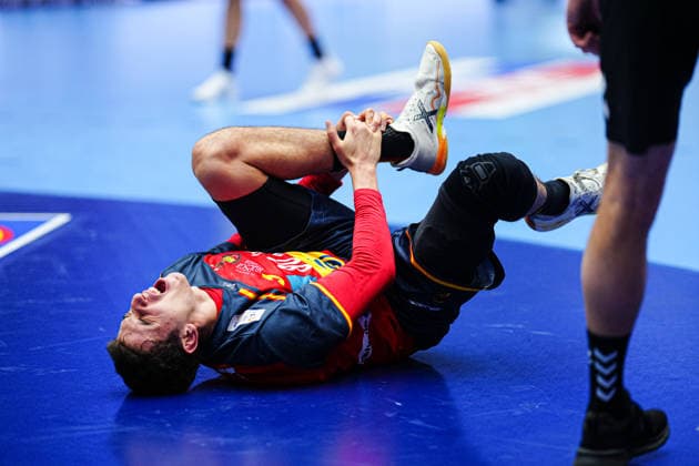 Verletzung Ian Barrufet (Spanien, 80) DEN, Spanien vs. Frankreich, Handball, EHF Europameisterschaft 2026, Hauptrunde, Spieltag 3, 26.01.2026 DEN, Spanien vs. Frankreich, Handball, EHF Europameisterschaft 2026, Hauptrunde, Spieltag 3, 26.01.2026 Herning Copyright: xEibner-Pressefoto MarcelxvonxFehrnx EP_MFN