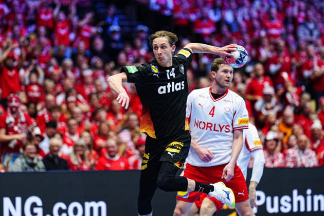 Wurf Tor Mathis Haeseler (Deutschland, 14) DEN, Deutschland vs. Daenemark, Handball, EHF Europameisterschaft 2026, Hauptrunde, Spieltag 3, 26.01.2026 DEN, Deutschland vs. Daenemark, Handball, EHF Europameisterschaft 2026, Hauptrunde, Spieltag 3, 26.01.2026 Herning Copyright: xEibner-Pressefoto MarcelxvonxFehrnx EP_MFN