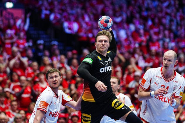 Wurf Tor Franz Semper (Deutschland, 32) DEN, Deutschland vs. Daenemark, Handball, EHF Europameisterschaft 2026, Hauptrunde, Spieltag 3, 26.01.2026 DEN, Deutschland vs. Daenemark, Handball, EHF Europameisterschaft 2026, Hauptrunde, Spieltag 3, 26.01.2026 Herning Copyright: xEibner-Pressefoto MarcelxvonxFehrnx EP_MFN