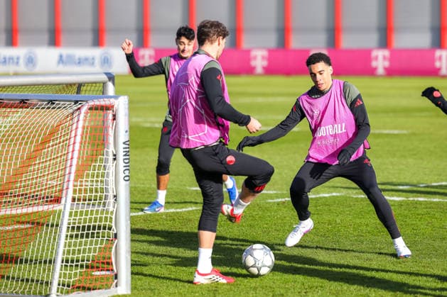 Leon Goretzka (FC Bayern Muenchen, 08) mit Jamal Musiala (FC Bayern Muenchen, 10) und Aleksandar Pavlovic (FC Bayern Muenchen, 45), GER, Abschlusstraining, FC Bayern Muenchen, Fussball, UEFA Champions League, Liga-Phase, 8. Spieltag, Saison 2025 2026, 27.01.2026, GER, Abschlusstraining, FC Bayern Muenchen, Fussball, UEFA Champions League, Liga-Phase, 8. Spieltag, Saison 2025 2026, 27.01.2026 Muenchen Copyright: xEibner-Pressefoto JennixMaulx EP_JML