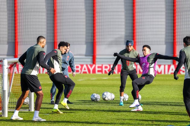 Jamal Musiala (FC Bayern Muenchen, 10) mit Sacha Boey (FC Bayern Muenchen, 23) und Jonathan Tah (FC Bayern Muenchen, 04), mit Luis Diaz (FC Bayern Muenchen, 14), GER, Abschlusstraining, FC Bayern Muenchen, Fussball, UEFA Champions League, Liga-Phase, 8. Spieltag, Saison 2025 2026, 27.01.2026, GER, Abschlusstraining, FC Bayern Muenchen, Fussball, UEFA Champions League, Liga-Phase, 8. Spieltag, Saison 2025 2026, 27.01.2026 Muenchen Copyright: xEibner-Pressefoto JennixMaulx EP_JML