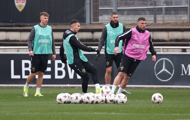 2026,01,28, Stuttgart, Fußball UEFA Europa League, Saison 2025-2026, VfB Stuttgart, Training, v.l. Finn Jeltsch, Badredine Bouanani, Jeff Chabot, Ermedin Demirovic