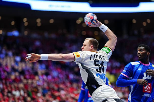 Wurf Tor Justus Fischer (Deutschland, 54) DEN, Deutschland vs. Frankreich, Handball, EHF Europameisterschaft 2026, Hauptrunde, Spieltag 4, 28.01.2026 DEN, Deutschland vs. Frankreich, Handball, EHF Europameisterschaft 2026, Hauptrunde, Spieltag 4, 28.01.2026 Herning Copyright: xEibner-Pressefoto MarcelxvonxFehrnx EP_MFN