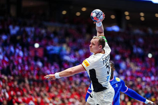 Wurf Tor Justus Fischer (Deutschland, 54) DEN, Deutschland vs. Frankreich, Handball, EHF Europameisterschaft 2026, Hauptrunde, Spieltag 4, 28.01.2026 DEN, Deutschland vs. Frankreich, Handball, EHF Europameisterschaft 2026, Hauptrunde, Spieltag 4, 28.01.2026 Herning Copyright: xEibner-Pressefoto MarcelxvonxFehrnx EP_MFN
