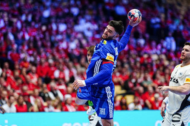 Wurf Tor Ludovic Fabregas (Frankreich, 23) DEN, Deutschland vs. Frankreich, Handball, EHF Europameisterschaft 2026, Hauptrunde, Spieltag 4, 28.01.2026 DEN, Deutschland vs. Frankreich, Handball, EHF Europameisterschaft 2026, Hauptrunde, Spieltag 4, 28.01.2026 Herning Copyright: xEibner-Pressefoto MarcelxvonxFehrnx EP_MFN