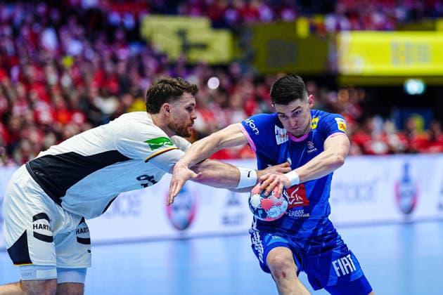 Johannes Golla (Deutschland, 04), Aymeric Minne (Frankreich, 04) DEN, Deutschland vs. Frankreich, Handball, EHF Europameisterschaft 2026, Hauptrunde, Spieltag 4, 28.01.2026 DEN, Deutschland vs. Frankreich, Handball, EHF Europameisterschaft 2026, Hauptrunde, Spieltag 4, 28.01.2026 Herning Copyright: xEibner-Pressefoto MarcelxvonxFehrnx EP_MFN