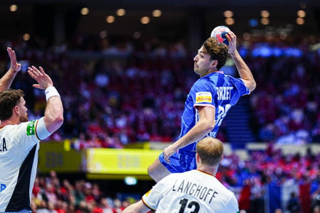 Wurf Tor Thibaud Briet (Frankreich, 39) DEN, Deutschland vs. Frankreich, Handball, EHF Europameisterschaft 2026, Hauptrunde, Spieltag 4, 28.01.2026 DEN, Deutschland vs. Frankreich, Handball, EHF Europameisterschaft 2026, Hauptrunde, Spieltag 4, 28.01.2026 Herning Copyright: xEibner-Pressefoto MarcelxvonxFehrnx EP_MFN