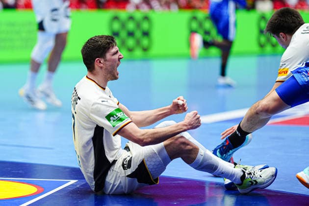 Jubel Lukas Zerbe (Deutschland, 17) DEN, Deutschland vs. Frankreich, Handball, EHF Europameisterschaft 2026, Hauptrunde, Spieltag 4, 28.01.2026 DEN, Deutschland vs. Frankreich, Handball, EHF Europameisterschaft 2026, Hauptrunde, Spieltag 4, 28.01.2026 Herning Copyright: xEibner-Pressefoto MarcelxvonxFehrnx EP_MFN