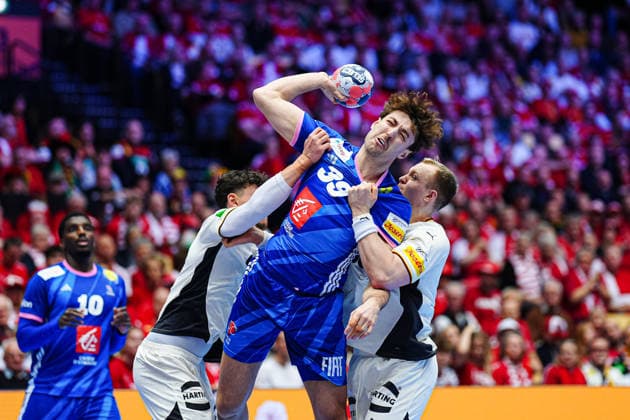 Marko Grgic (Deutschland, 71), Thibaud Briet (Frankreich, 39), Justus Fischer (Deutschland, 54) DEN, Deutschland vs. Frankreich, Handball, EHF Europameisterschaft 2026, Hauptrunde, Spieltag 4, 28.01.2026 DEN, Deutschland vs. Frankreich, Handball, EHF Europameisterschaft 2026, Hauptrunde, Spieltag 4, 28.01.2026 Herning Copyright: xEibner-Pressefoto MarcelxvonxFehrnx EP_MFN
