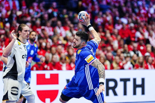 Wurf Tor Nicolas Tournat (Frankreich, 11) DEN, Deutschland vs. Frankreich, Handball, EHF Europameisterschaft 2026, Hauptrunde, Spieltag 4, 28.01.2026 DEN, Deutschland vs. Frankreich, Handball, EHF Europameisterschaft 2026, Hauptrunde, Spieltag 4, 28.01.2026 Herning Copyright: xEibner-Pressefoto MarcelxvonxFehrnx EP_MFN