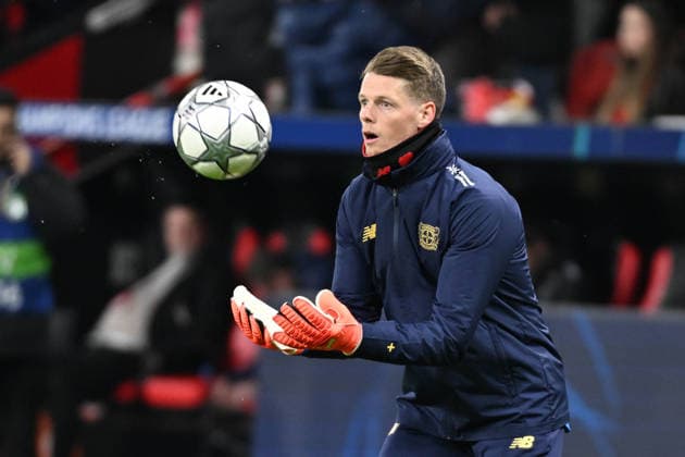 28.01.2025, xophax, Fussball , UEFA Champions League , 2025 2026 , Bayer Leverkusen gegen FC Villarreal. Jonas Omlin (Bayer 04 Leverkusen ) Leverkusen