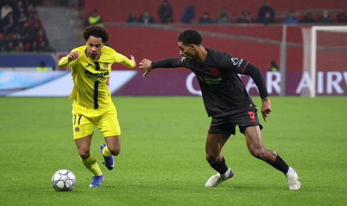 v.l. Cajon Buchanan (Villarreal CF 17), Loic Bade (Bayer Leverkusen, 05) GER, Bayer 04 Leverkusen vs. Villarreal CF, Fussball, Champions League, 8. Spieltag, Spielzeit 2025 2026, 28.01.2026 GER, Bayer 04 Leverkusen vs. Villarreal CF, Fussball, Champions League, 8. Spieltag, Spielzeit 2025 2026, 28.01.2026 Leverkusen Copyright: xEibner-Pressefotox xThomasxStoeckerx EP_TSR