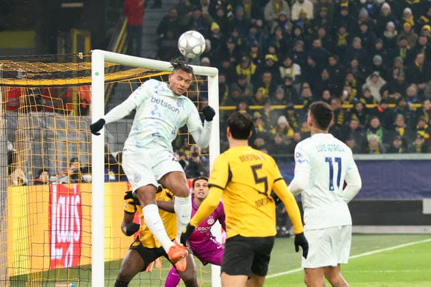 Kopfball Manuel Akanji (Inter Mailand) GER, Borussia Dortmund gegen Inter Mailand, Fussball, Champions League, 8.Spieltag, Spielzeit 2025 2026, 28.01.2026 DFL REGULATIONS PROHIBIT ANY USE OF PHOTOGRAPHS AS IMAGE SEQUENCES AND OR QUASI-VIDEO GER, Borussia Dortmund gegen Inter Mailand, Fussball, Champions League, 8.Spieltag, Spielzeit 2025 2026, 28.01.2026 Dortmund Copyright: xEibner-Pressefoto FrankxZeisingx EP_FZG