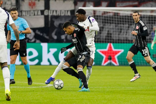 Ansgar Knauff (Eintracht Frankfurt, 07) und Pape Sarr (Tottenham Hotspur, 29) im Zweikampf , Deutschland, Fussball, UEFA Champions League, 8. Spieltag, 2025 2026, Eintracht Frankfurt vs. Tottenham Hotspur, 28.01.2026, Frankfurt am Main Deutsche-Bank-Park Deutschland Copyright: xGrantxHubbsx