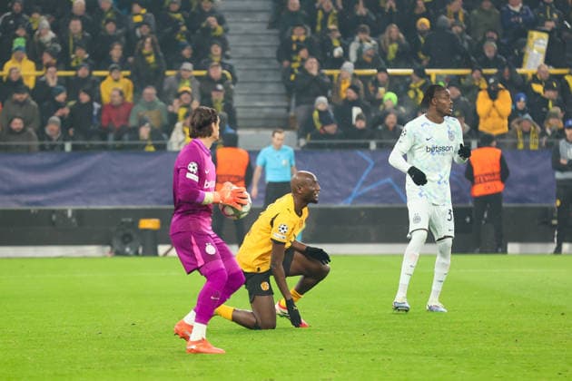 Yann Sommer (Inter Mailand), Serhou Guirassy (Borussia Dortmund) GER, Borussia Dortmund gegen Inter Mailand, Fussball, Champions League, 8.Spieltag, Spielzeit 2025 2026, 28.01.2026 DFL REGULATIONS PROHIBIT ANY USE OF PHOTOGRAPHS AS IMAGE SEQUENCES AND OR QUASI-VIDEO GER, Borussia Dortmund gegen Inter Mailand, Fussball, Champions League, 8.Spieltag, Spielzeit 2025 2026, 28.01.2026 Dortmund Copyright: xEibner-Pressefoto FrankxZeisingx EP_FZG