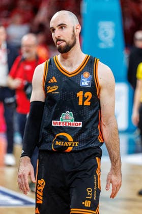 Tommy Kuhse (Rasta Vechta, 12), Einzelbild, Einzelfoto, Portrait, Portraet, enttaeuscht, Enttaeuschung, negative Emotionen, negative Emotion, Spielende, BMA365 Bamberg Baskets vs. Rasta Vechta, Basketball, easyCredit BBL, 2. Spieltag, 28.01.2026 BMA365 Bamberg Baskets vs. Rasta Vechta, Basketball, easyCredit BBL, 2. Spieltag, 28.01.2026 Bamberg Copyright: xEibner-Pressefoto G.xSantemizx EP_EER