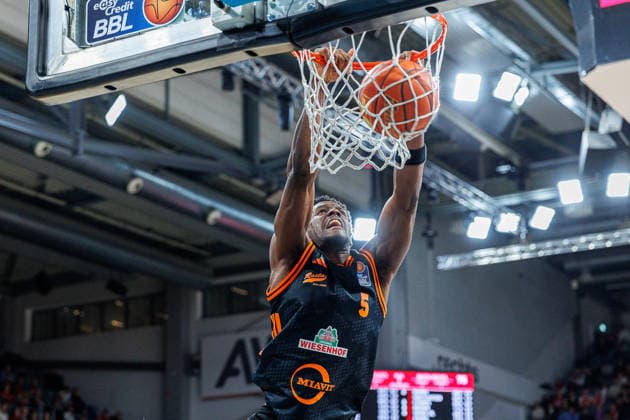 TJ Bamba (Rasta Vechta, 05), Einzelbild, Einzelfoto, Portrait, Portraet, Dunking, BMA365 Bamberg Baskets vs. Rasta Vechta, Basketball, easyCredit BBL, 2. Spieltag, 28.01.2026 BMA365 Bamberg Baskets vs. Rasta Vechta, Basketball, easyCredit BBL, 2. Spieltag, 28.01.2026 Bamberg Copyright: xEibner-Pressefoto G.xSantemizx EP_EER